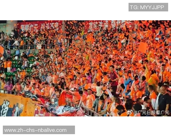 广州足球比赛热潮来袭球迷齐聚为球队呐喊助威的激情时刻