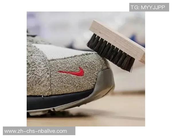 足球清洗指南如何有效去除污垢与异味保持球鞋干净如新